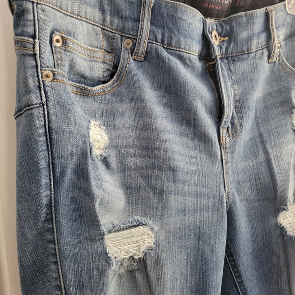 Torrid Bombshell Distressed Jegging - Picture 3 of 5